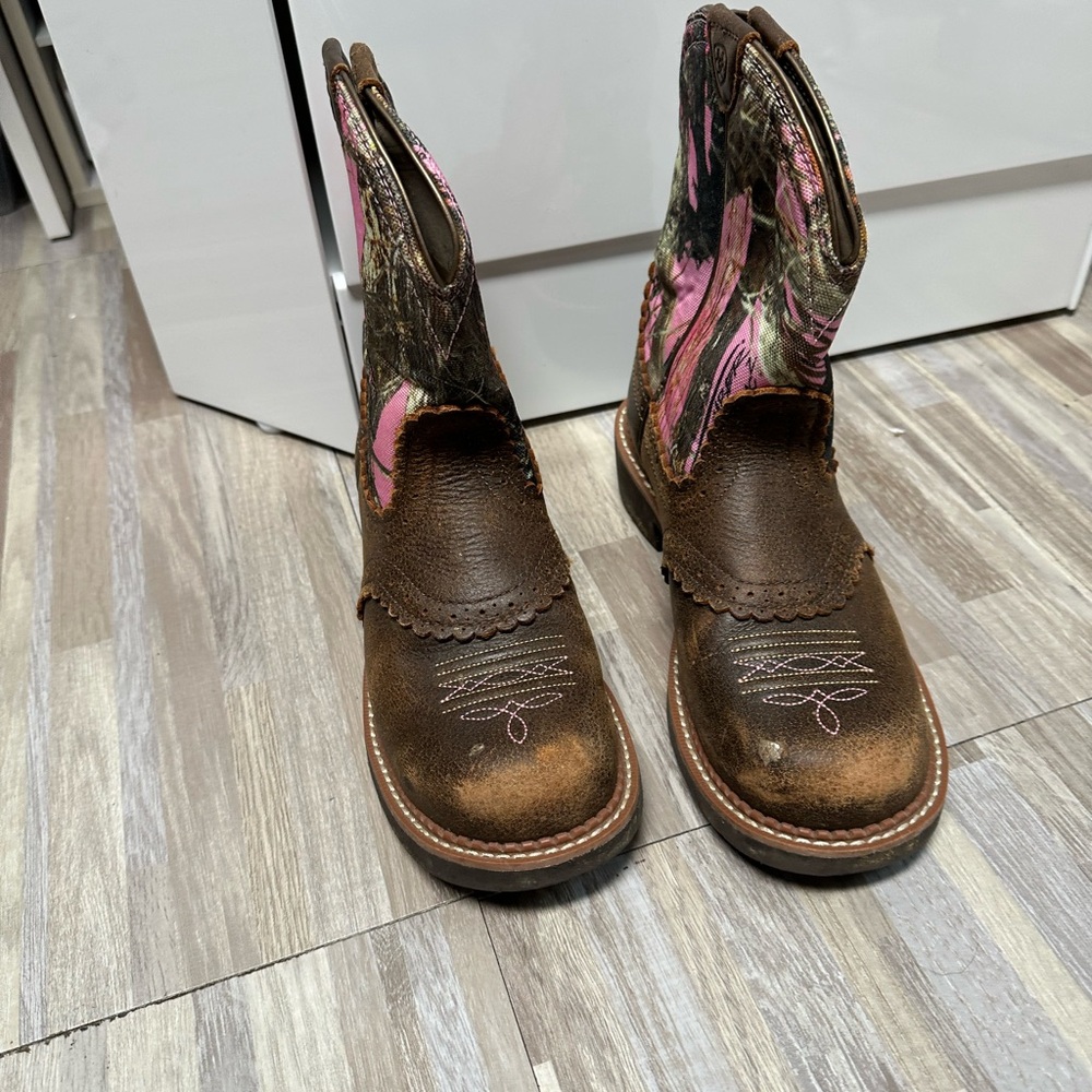 Roxy Kids Brown and Pink Boots